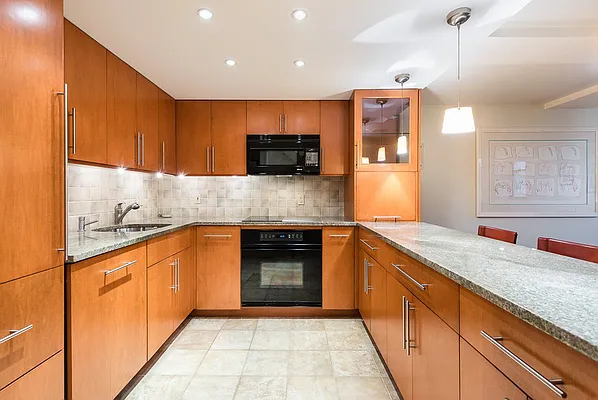 Sold by NY Casa Group | media 3