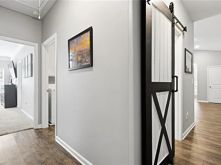 201 Cades Ct — Photo 23