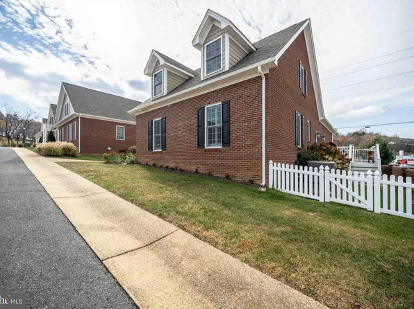 2374 Alston Cir, Harrisonburg, VA 22802