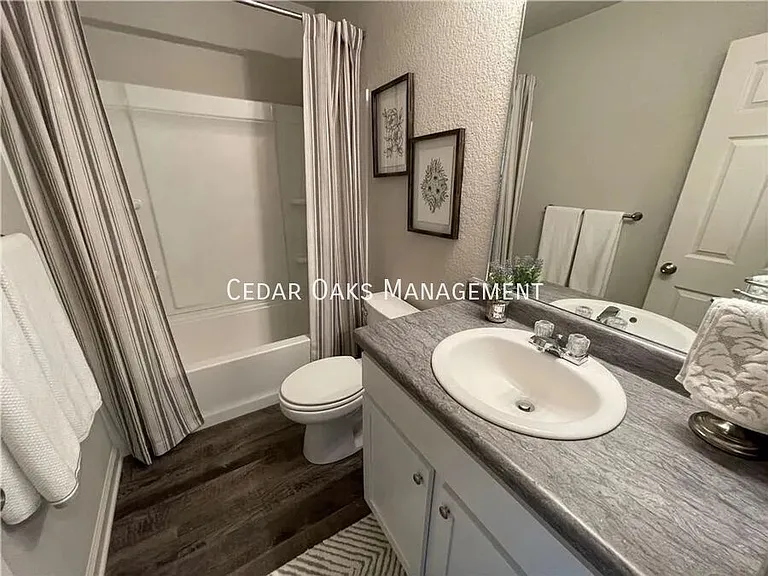 2813 Reynolds St — Photo 9