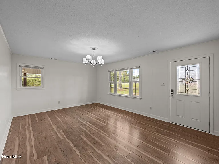 74 Cedar Rd — Photo 4