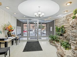 401 S Grove Ave APT 2F, Oak Park, IL 60302