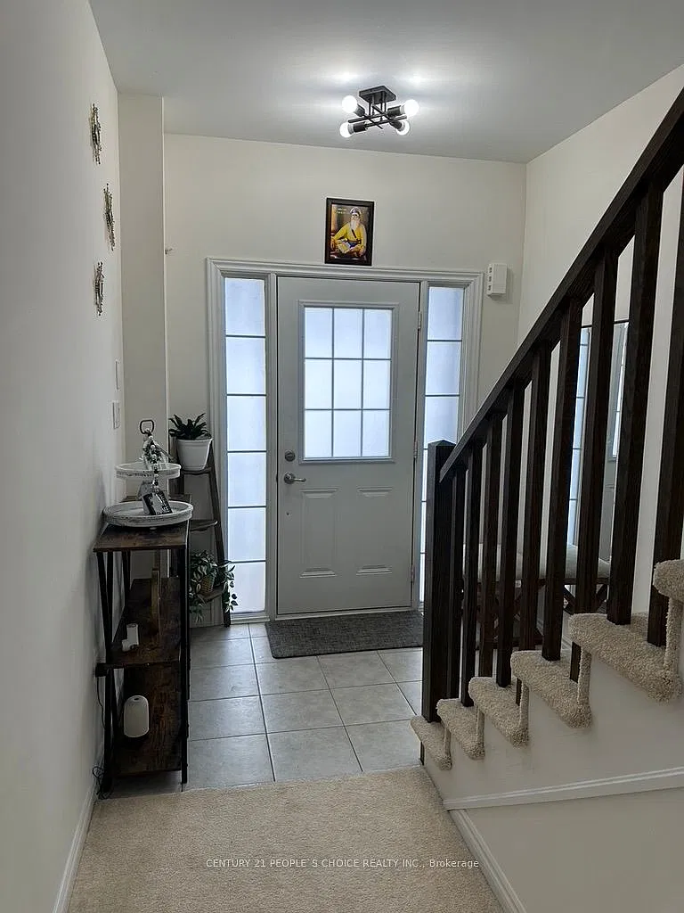 4 bed, $2,800 — Photo 2