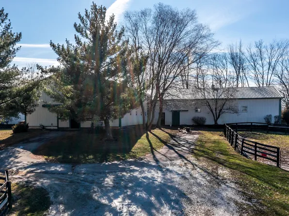 5000 Lupreese Ln #A, Versailles, KY 40383