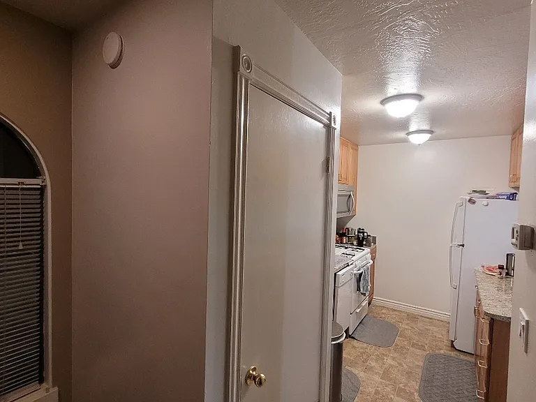 1227 N Camelot Dr — Photo 6