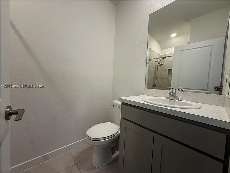 390 NE 12th St — Photo 21
