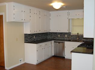 713 W 3rd St, Eddy, TX 76524