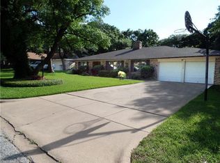 6225 Price Dr, North Richland Hills, TX 76180