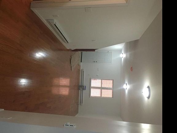 4th image of 2519 S Fairhill St