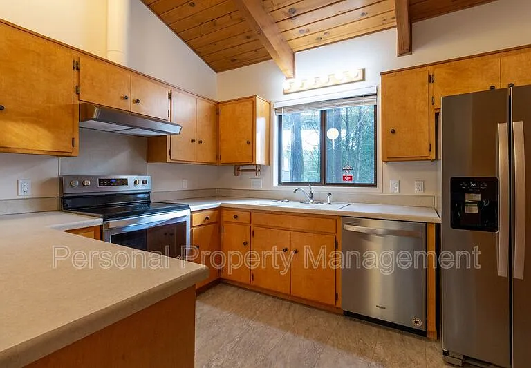 11623 SE Evergreen Hwy — Photo 4