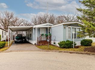 630 Hillcrest Ln, Crystal Lake, IL 60014