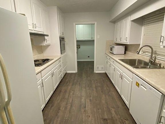 5th image of 2139 Dogwood Cir