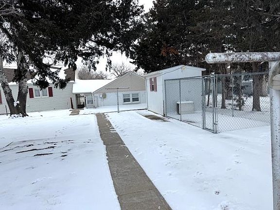 4th image of 321 N 4th Ave