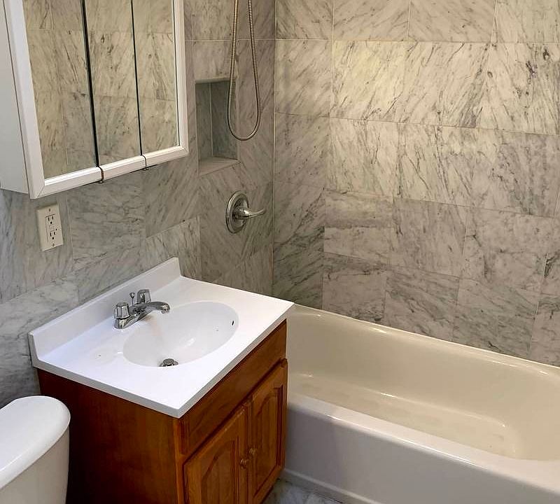 2nd image of 139 Joralemon St APT 5R