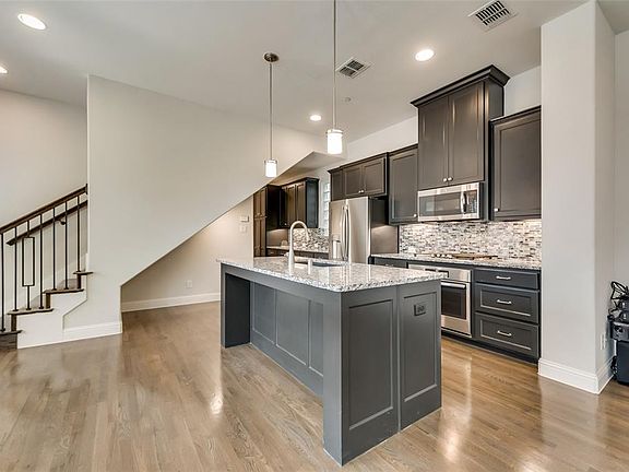 5th image of 104 Skystone Dr