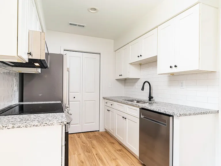 1623 Francis Rd NW — Photo 5