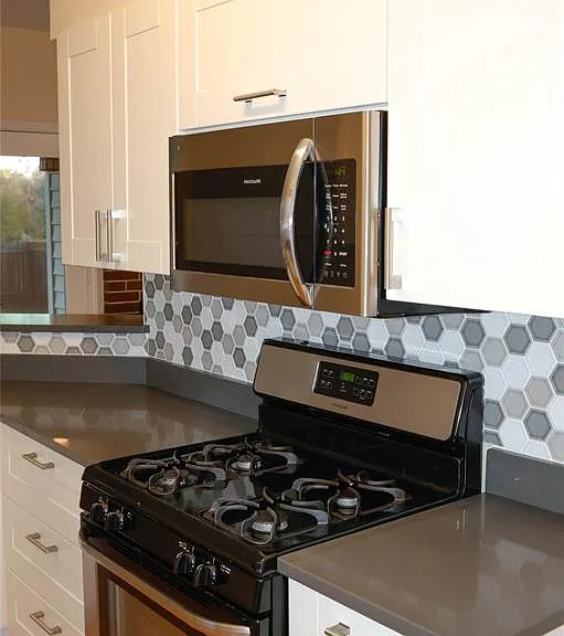 7515 Windrush Dr — Photo 23