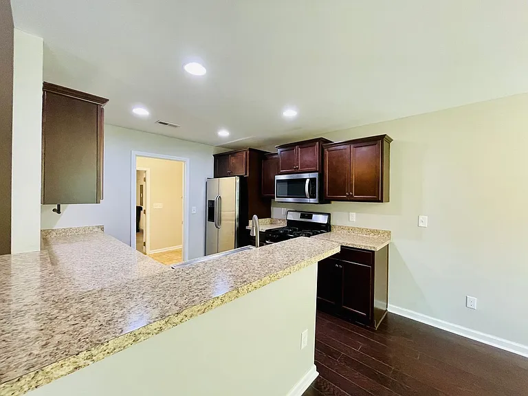 1404 Abberbury Dr — Photo 7