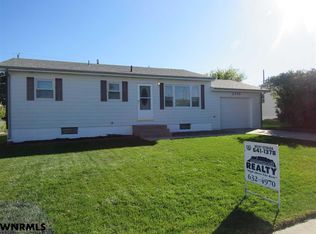 2455 Chateau Way, Gering, NE 69341