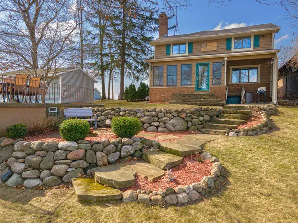 48888 Main St, Lawrence, MI 49064