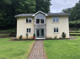 604 Limecrest Rd, Newton, NJ 07860