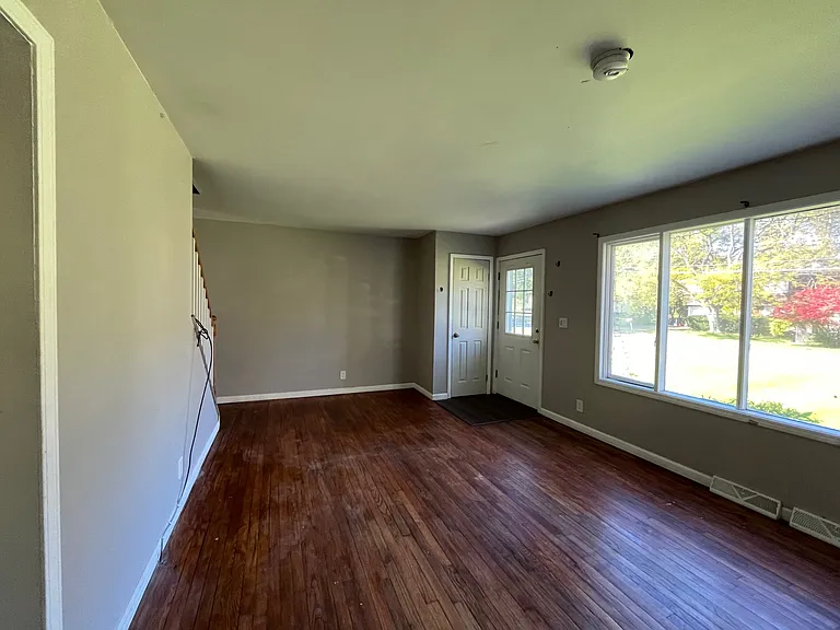 5836-5840 Glendora Rd — Photo 6