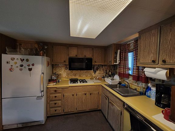 4th image of 1525 Cold Springs Rd Space 51