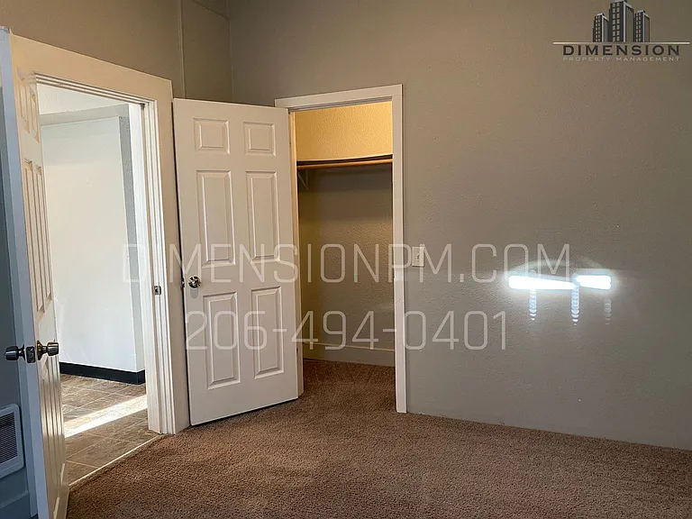 Turn of Century Apartments 1 and 3 bedrooms — Photo 24