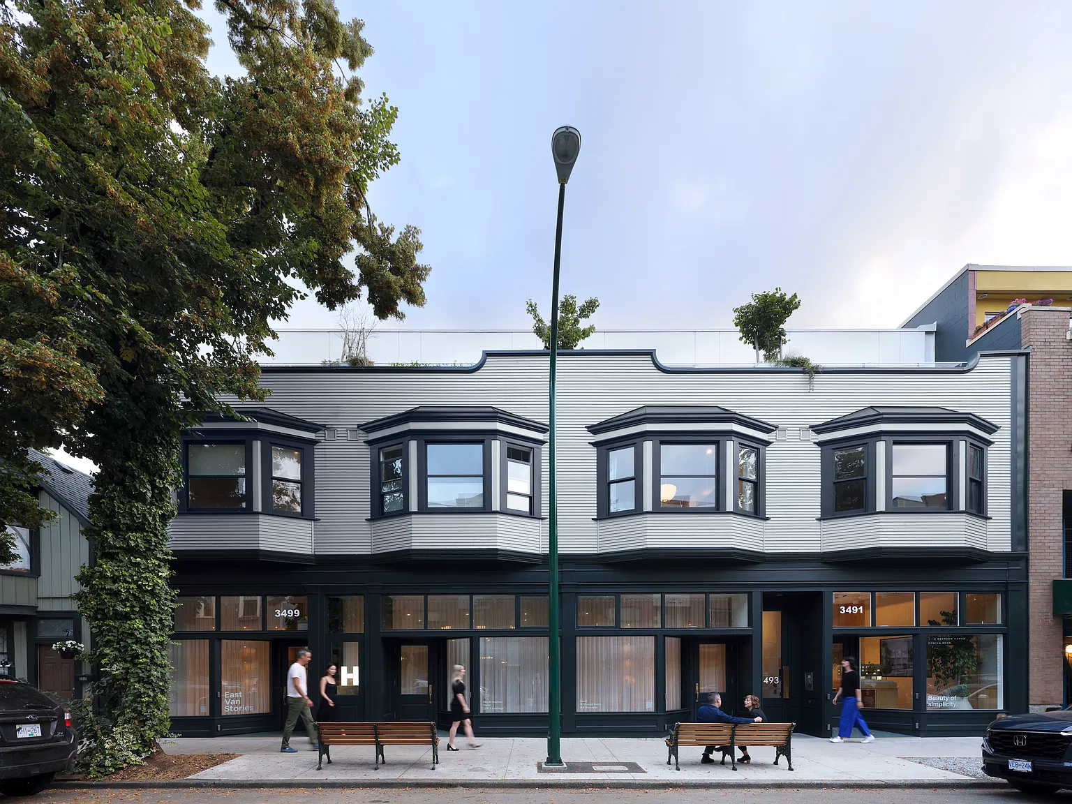 Broadhurst — Photo 1