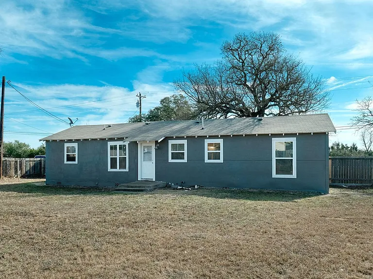 520 W FM 243 — Photo 12