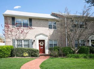 9 N Lewis Pl, Rockville Centre, NY 11570