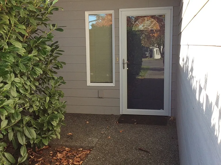 1511 Burrows Ct — Photo 21