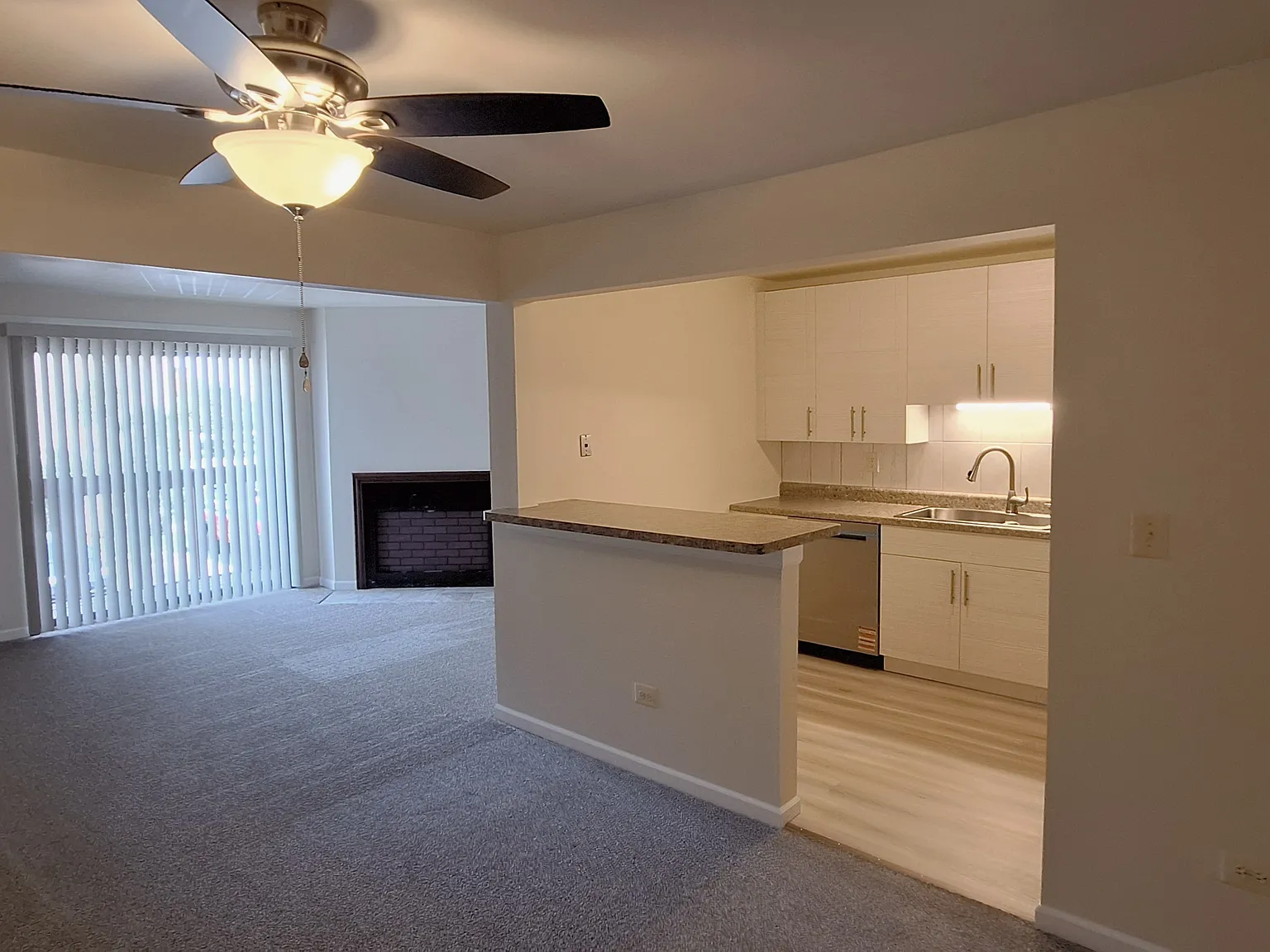 2 bed, 850 sqft, $1,750 — Photo 2