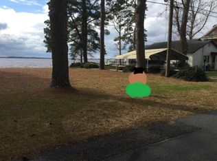 1561 Bayview Rd, Bath, NC 27808