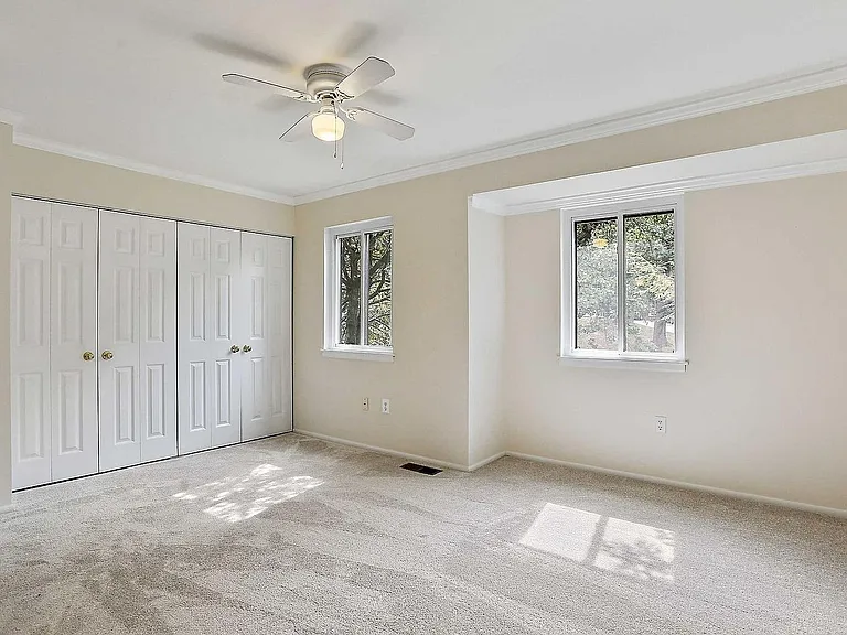 7008 Sherwood Rd #36 — Photo 28