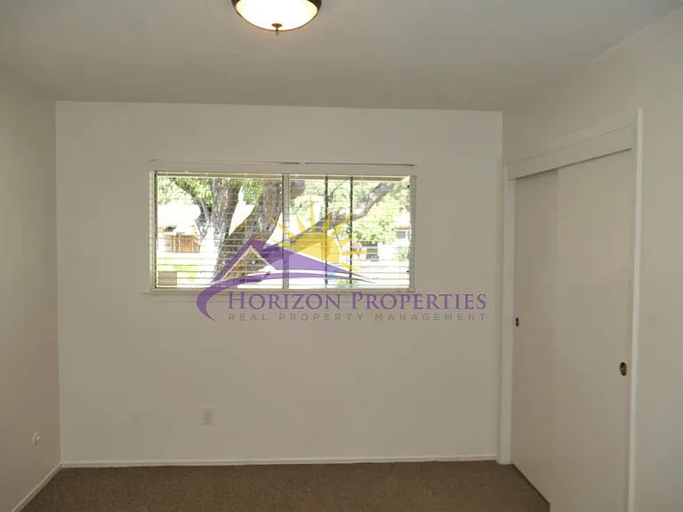 7296 Farm Dale Way — Photo 10