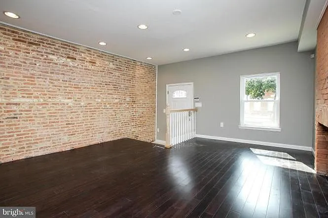 231 N Chester St — Photo 9