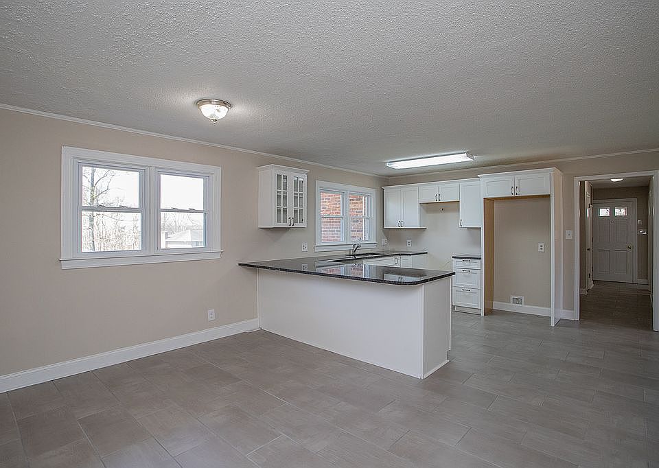 1st image of 944 Laurel Park Ave