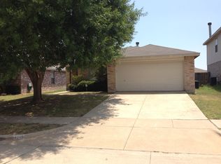 4249 Meadowknoll Dr, Fort Worth, TX 76123