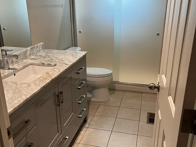 1237 Rubicon St — Photo 2