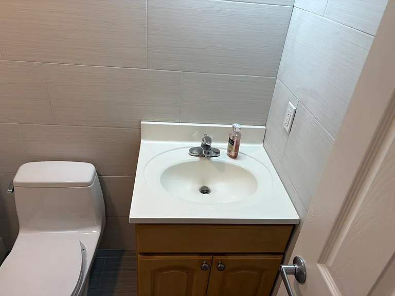 173 Harold Ave #1A — Photo 4