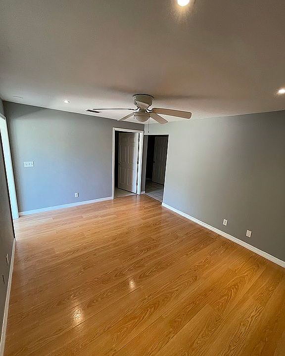 1st image of 322 NE 5th St