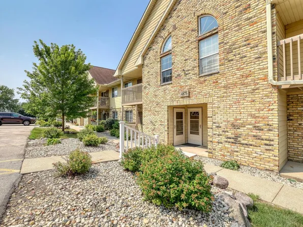 4875 Easy STREET #5, Hartland, WI 53029