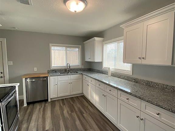 3rd image of 4001 Pickfair Ln