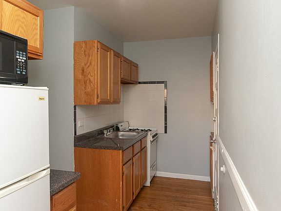 5th image of 3261 W Wrightwood Ave APT 1K
