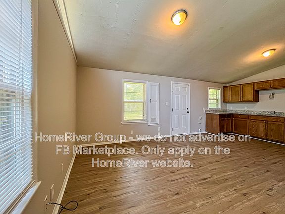 4th image of 3020 Knight Rd