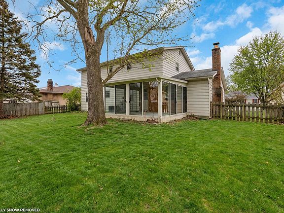 3rd image of 1852 Balsamridge Rd