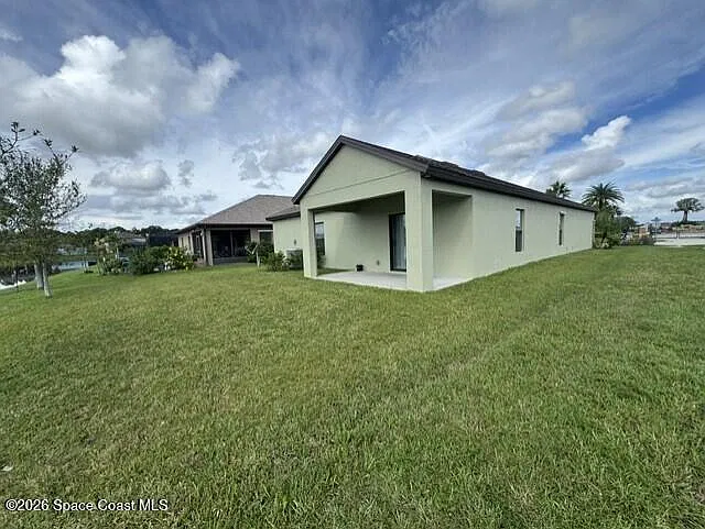 4 bed, 2.0 bath, 1862 sqft, $2,495 — Photo 3