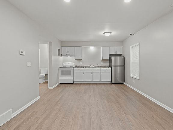 4th image of 816 Asylum St APT 4