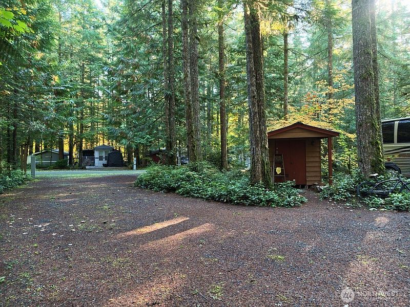 4th image of 84 2 Wilderness Way
